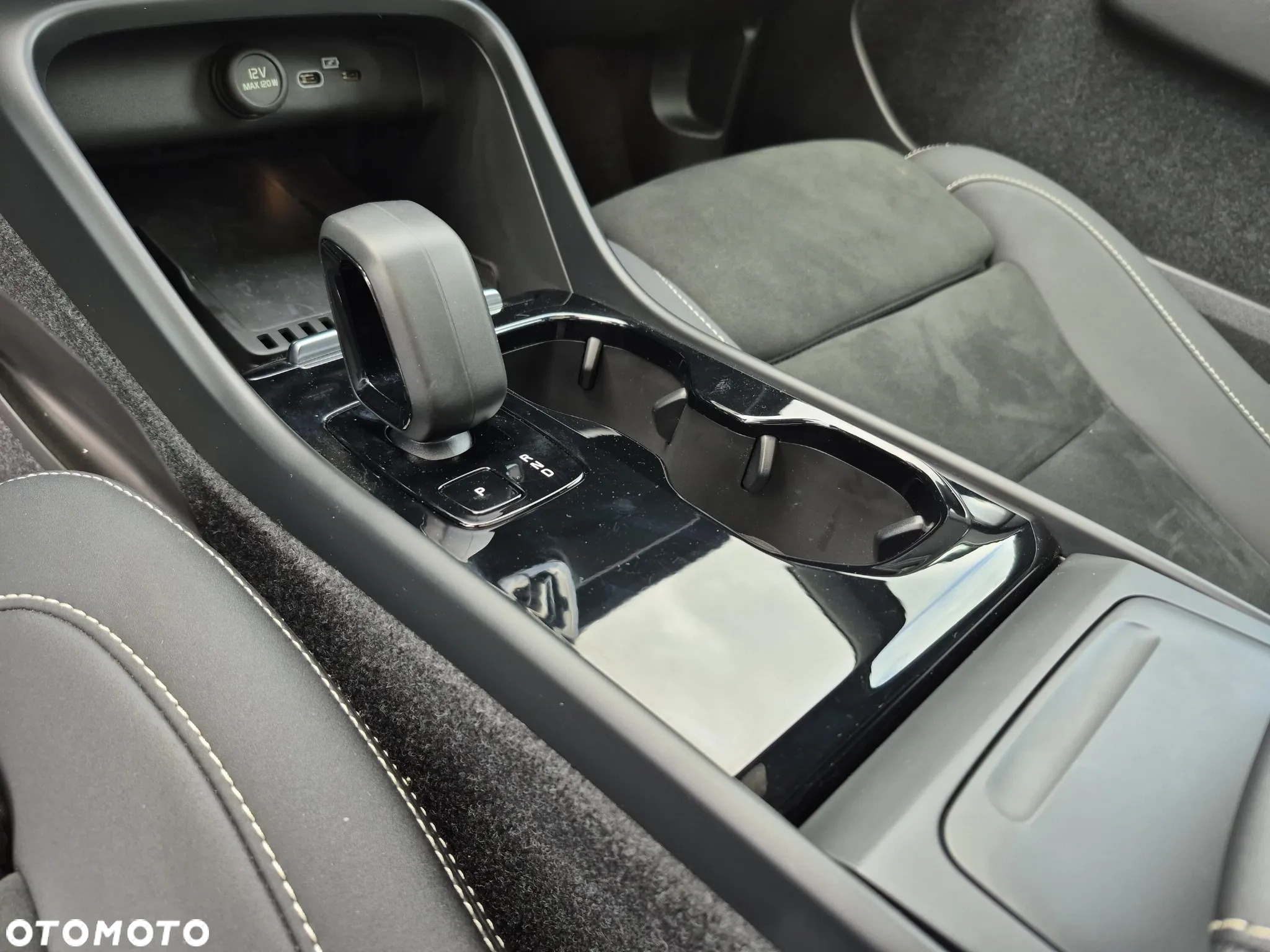 Volvo C40 - 15