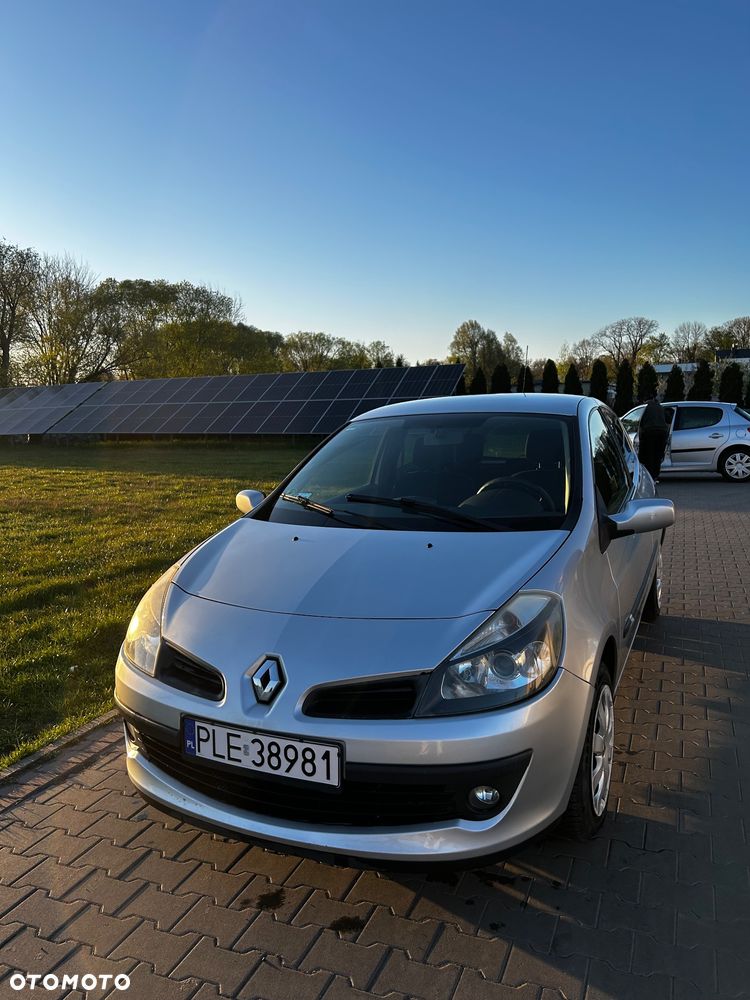 Renault Clio - 1