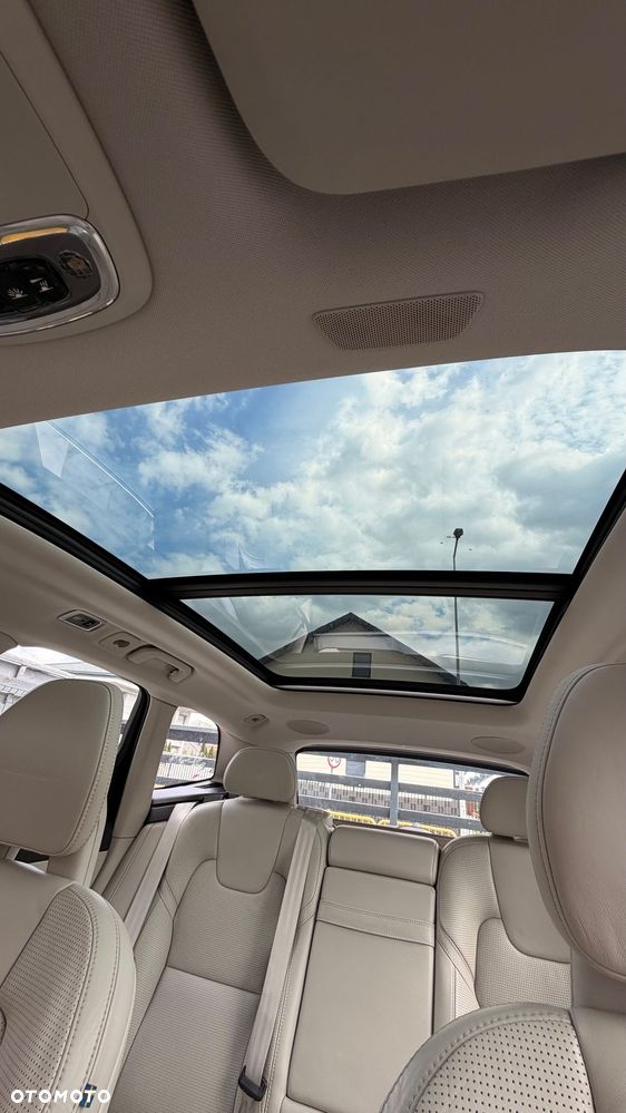 Volvo XC 60 D5 AWD Geartronic Inscription - 6