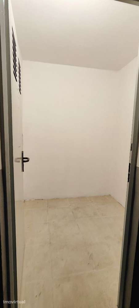 Disponível Arrumo próxmo a Caldas da Saúde em Famalicão - Grande imagem: 2/10