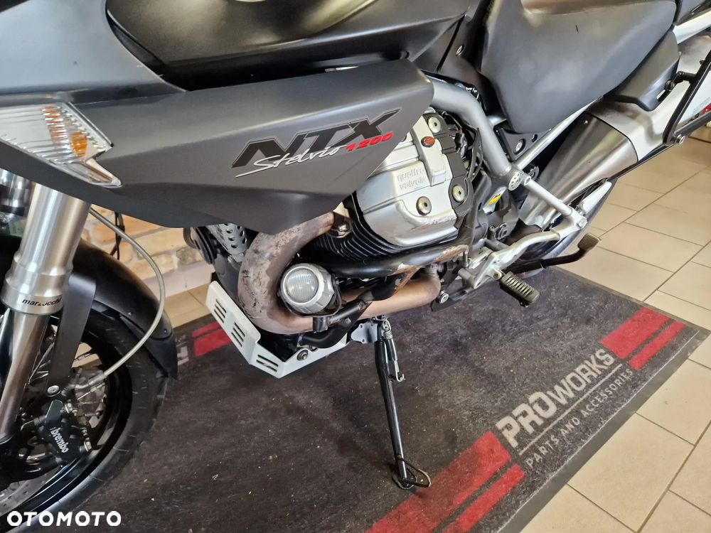 Moto Guzzi Stelvio - 36