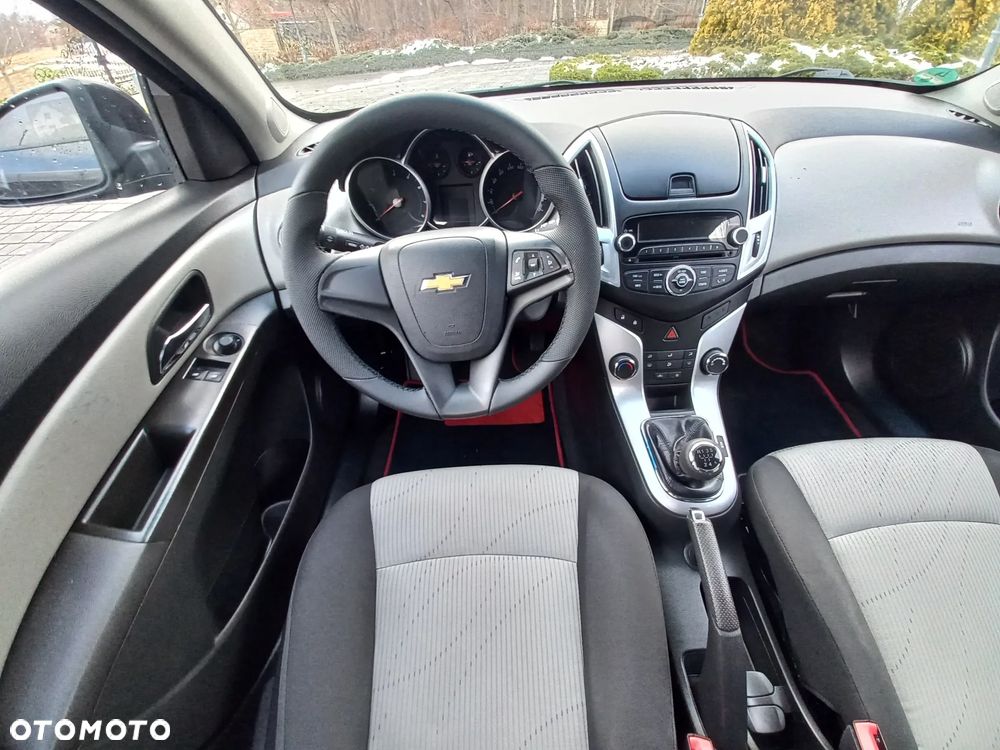 Chevrolet Cruze 1.6 LT - 10