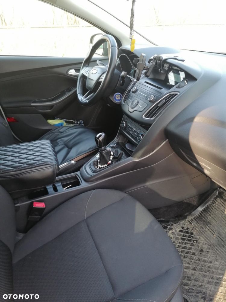 Ford Focus 1.6 Trend - 5