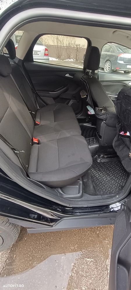 Ford Focus - 12