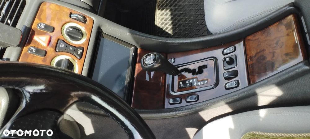 Mercedes-Benz CLK - 6