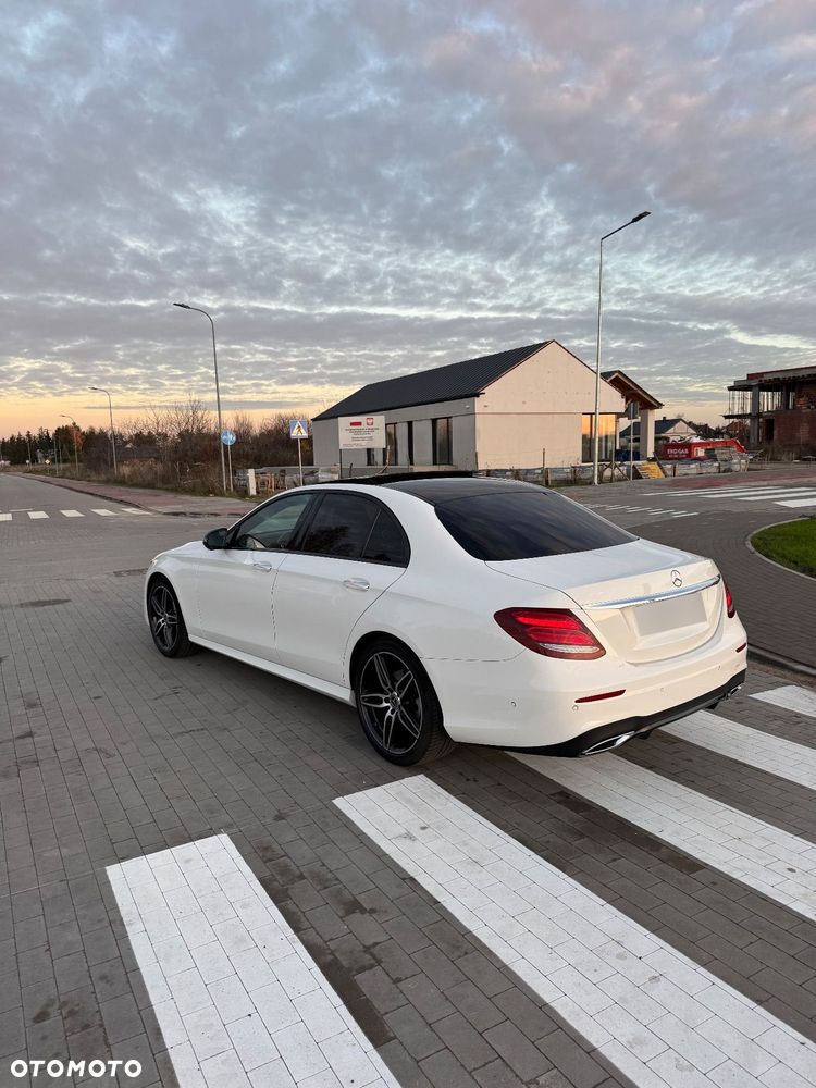Mercedes-Benz Klasa E 220 d 9G-TRONIC - 24