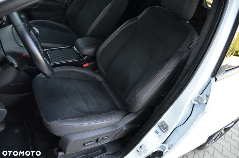 Ford Kuga - 25