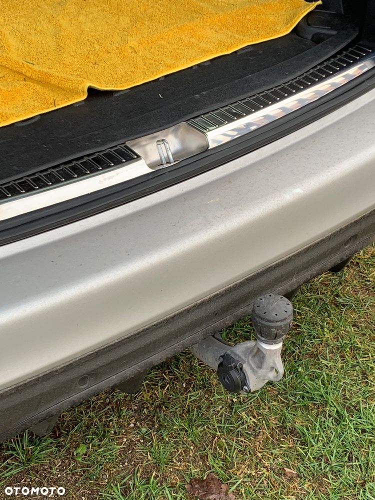 Mercedes-Benz Klasa C 180 9G-TRONIC Edition - 15