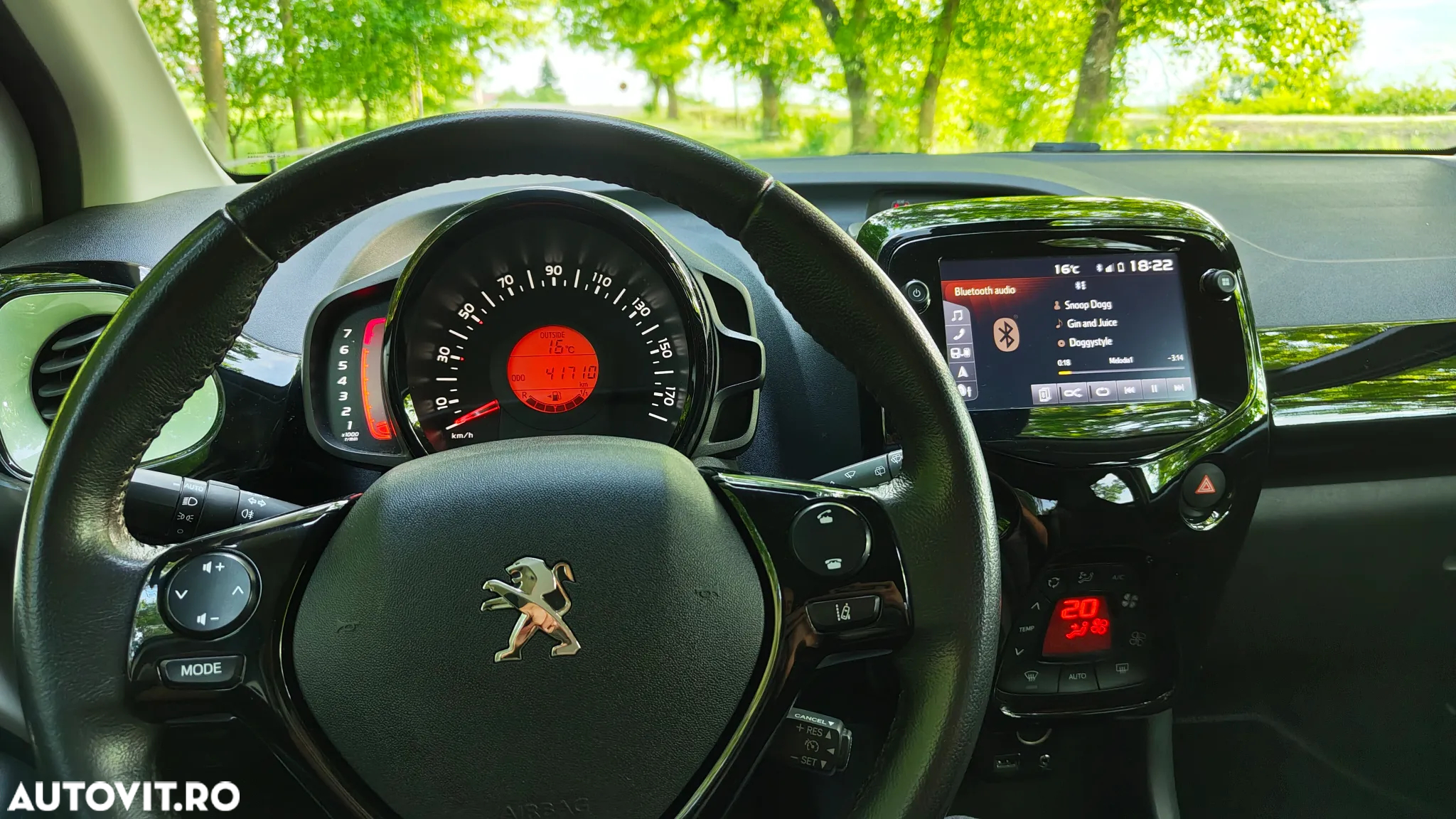 Peugeot 108 VTI 72 Top! Style - 10