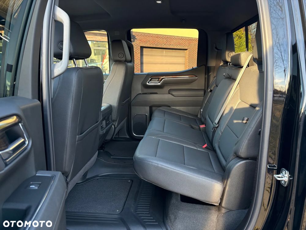 Chevrolet Silverado - 20