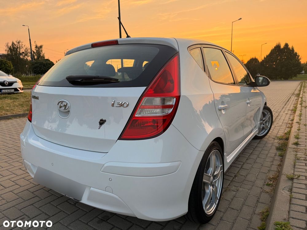 Hyundai i30 1.4 White Edition - 11
