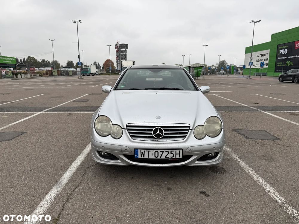 Mercedes-Benz C-Class 2005 photo 4