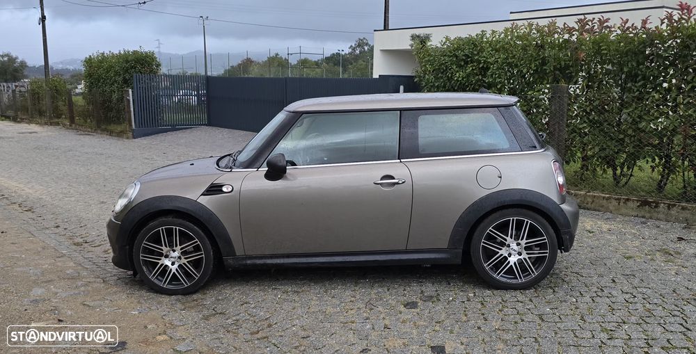 MINI 3 Portas One D - 11