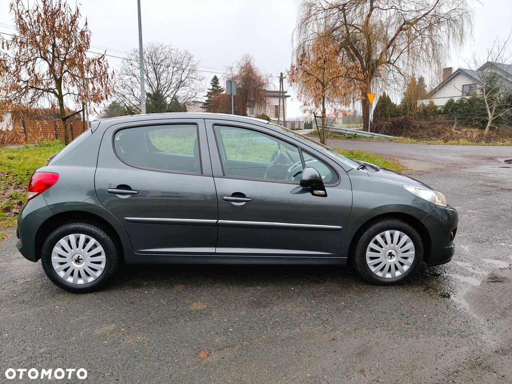 Peugeot 207 - 6