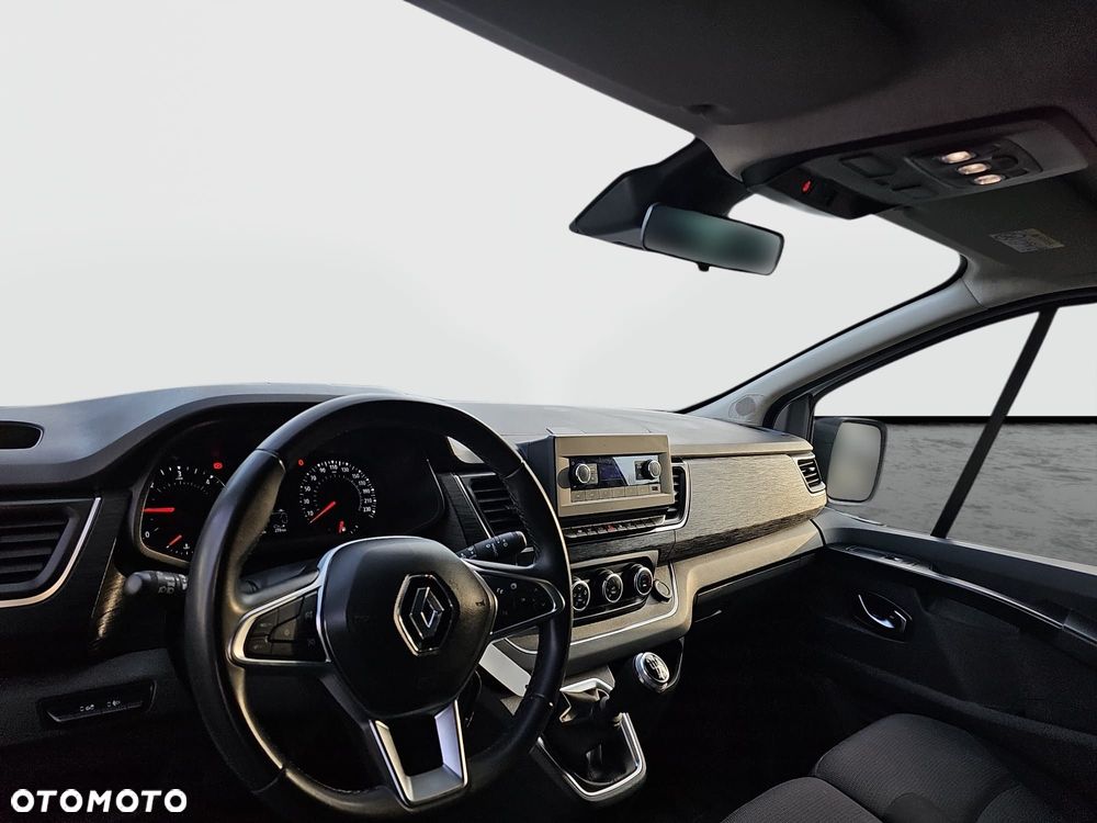 Renault Trafic 2.0 dCi - 11