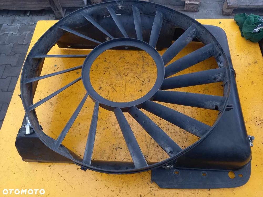 Osłony wentylatora John Deere 7280R - 1