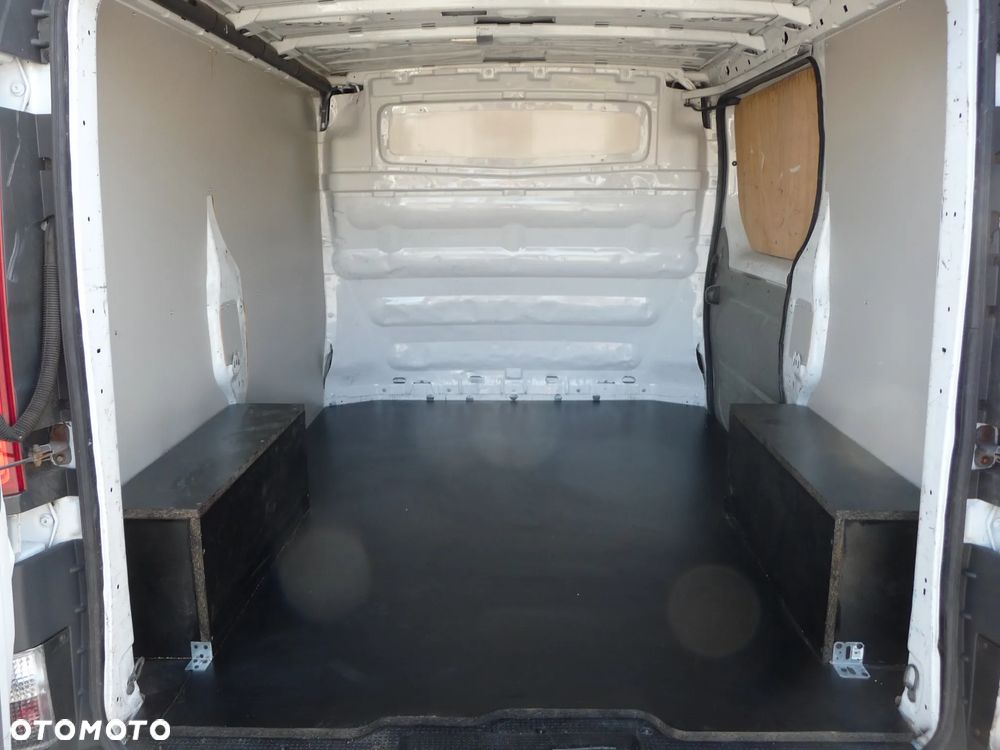 Opel Vivaro - 12