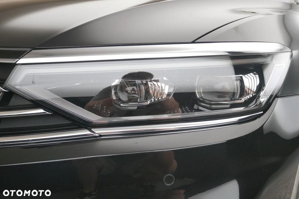 Volkswagen Passat - 13