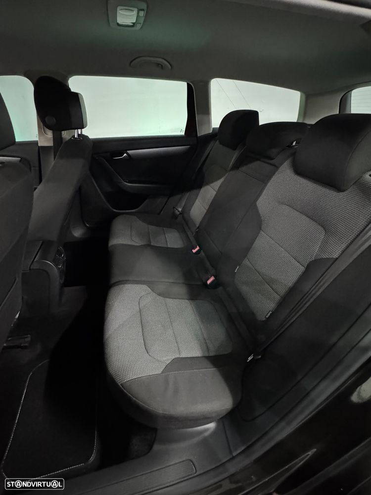 VW Passat Variant 1.6 TDI BlueMotion Highline - 15