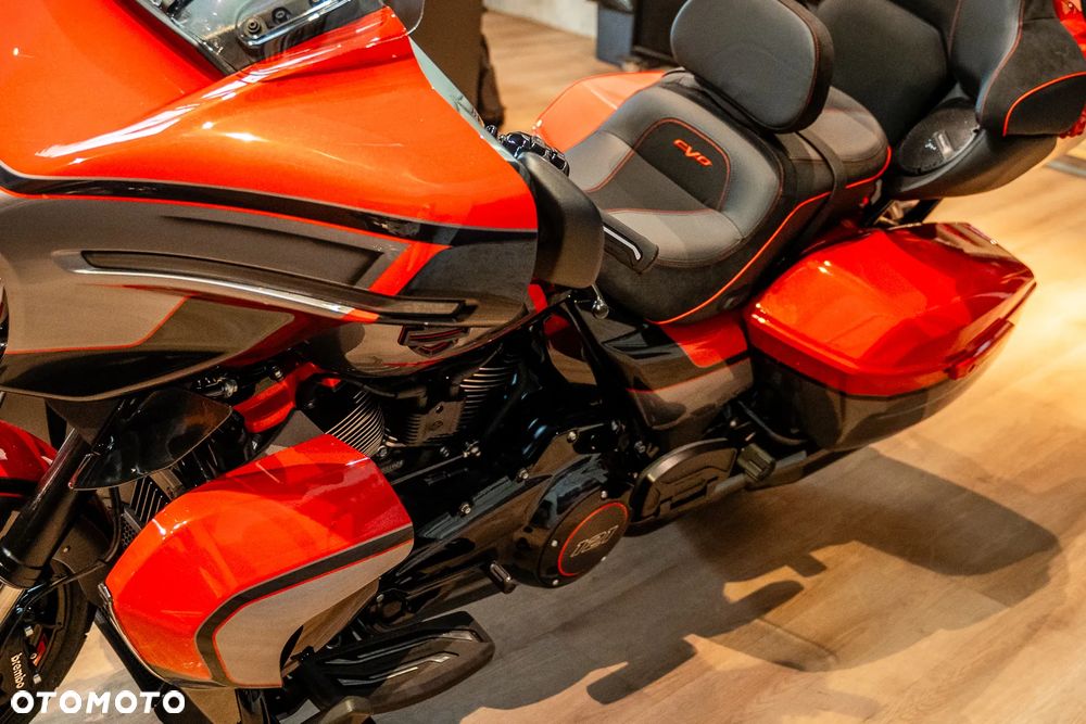 Harley-Davidson CVO Street Glide - 6
