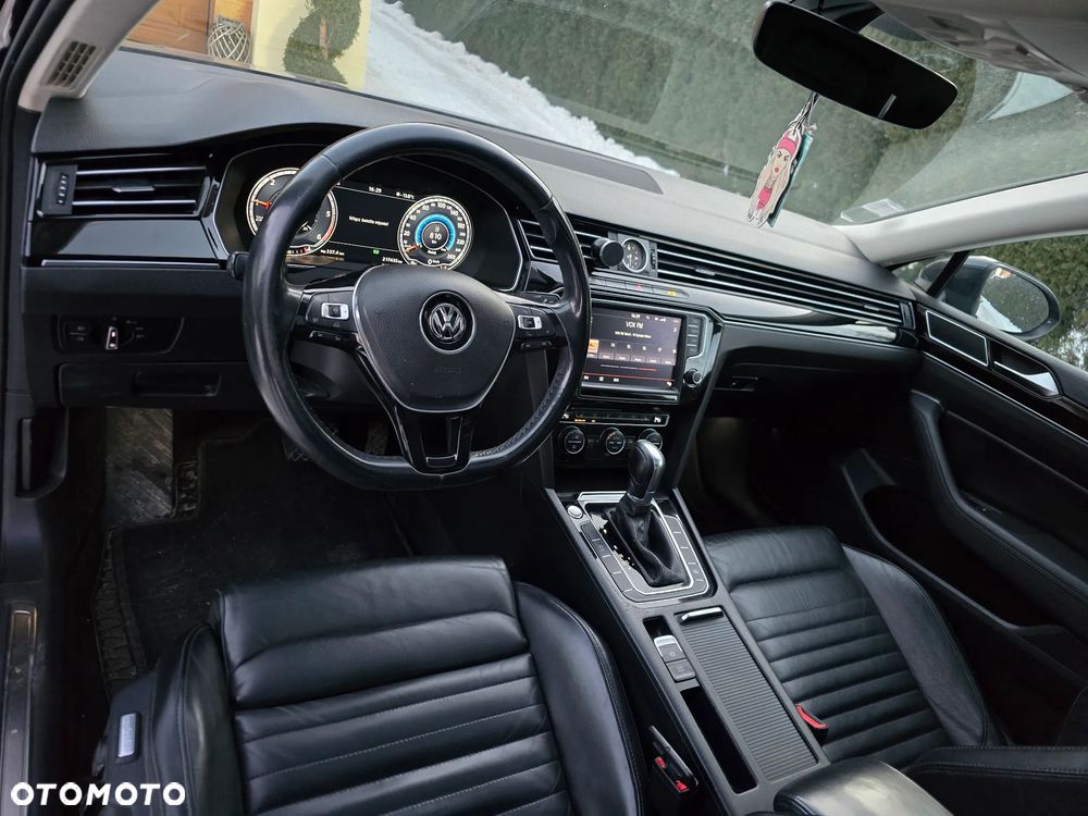 Volkswagen Passat 2.0 TDI SCR DSG Highline - 11