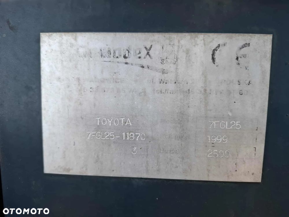 Toyota 7FGL25 - 7