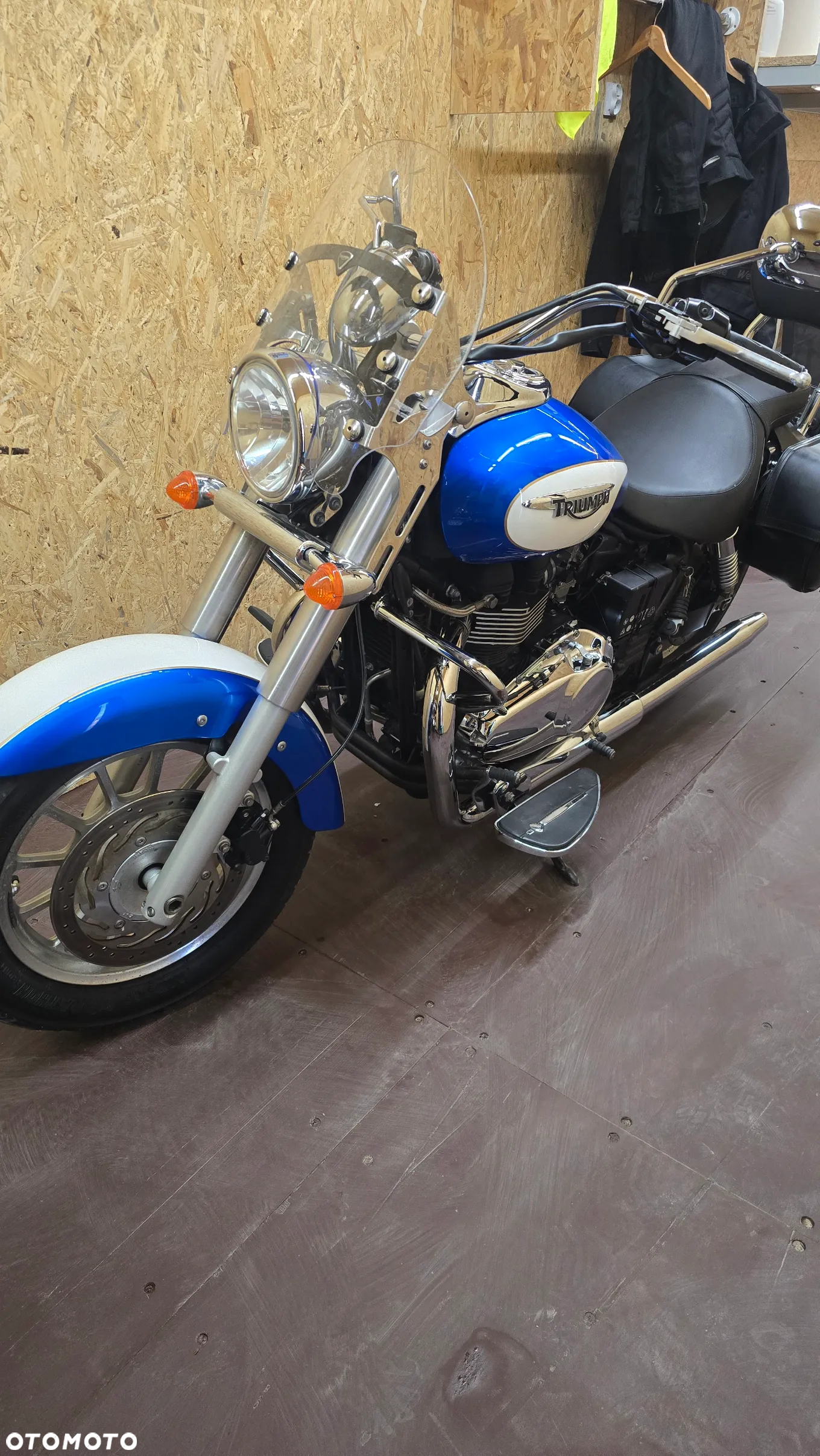 Triumph America - 9