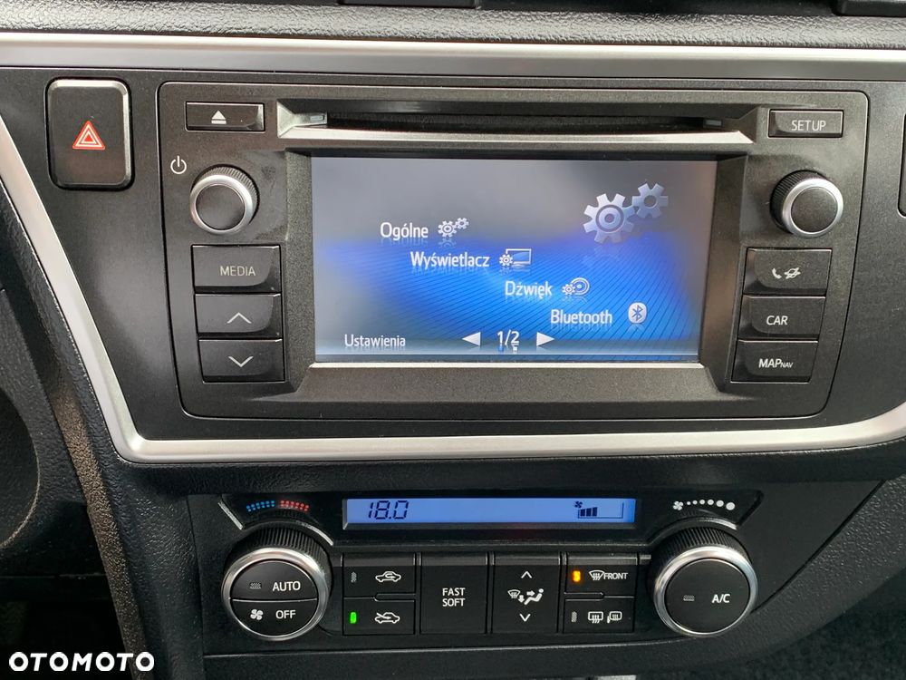 Toyota Auris 1.6 Prestige - 28