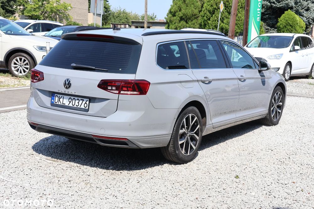 Volkswagen Passat Variant 1.5 TSI EVO Elegance DSG - 3