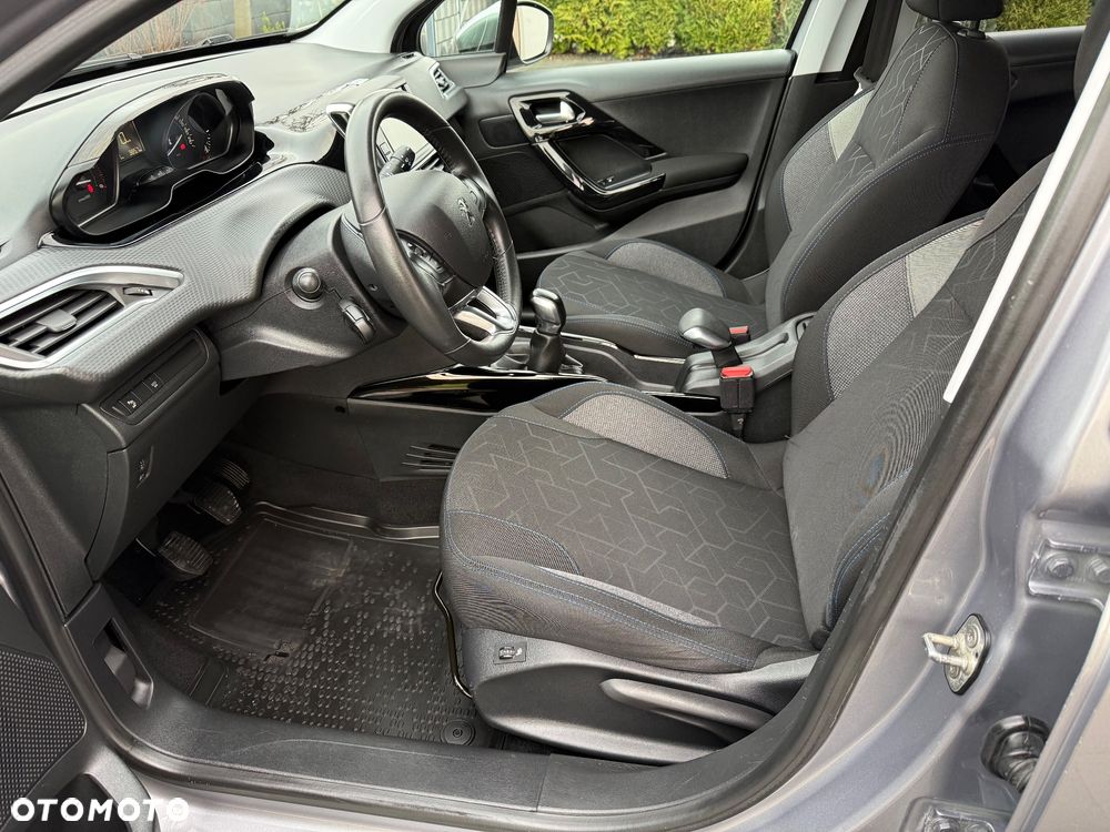 Peugeot 2008 BlueHDi 100 STOP & START Signature - 12