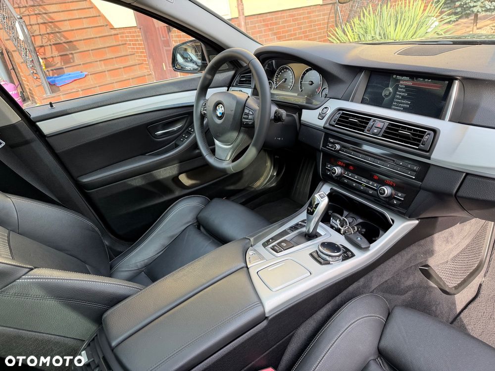 BMW Seria 5 520d Luxury Line - 30