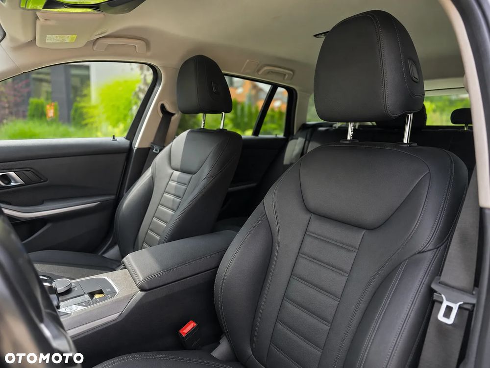 BMW Seria 3 318i M Sport sport - 27