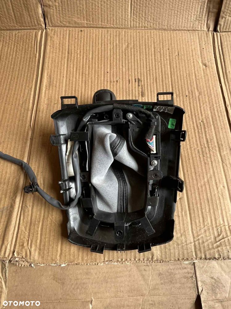 Gałka meszek zmiany automat biegów Nissan Qashqai j11 - 2