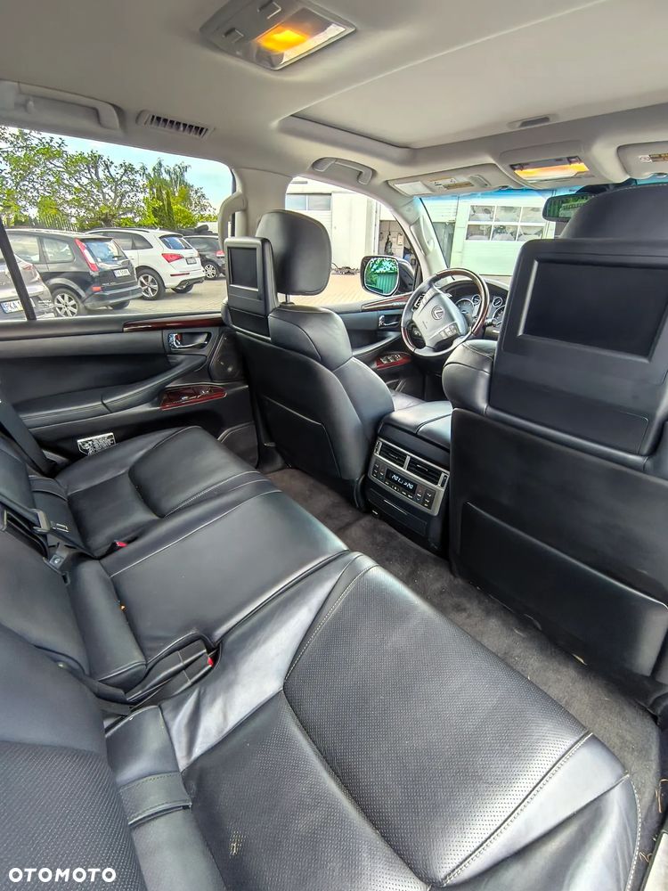 Lexus LX - 13