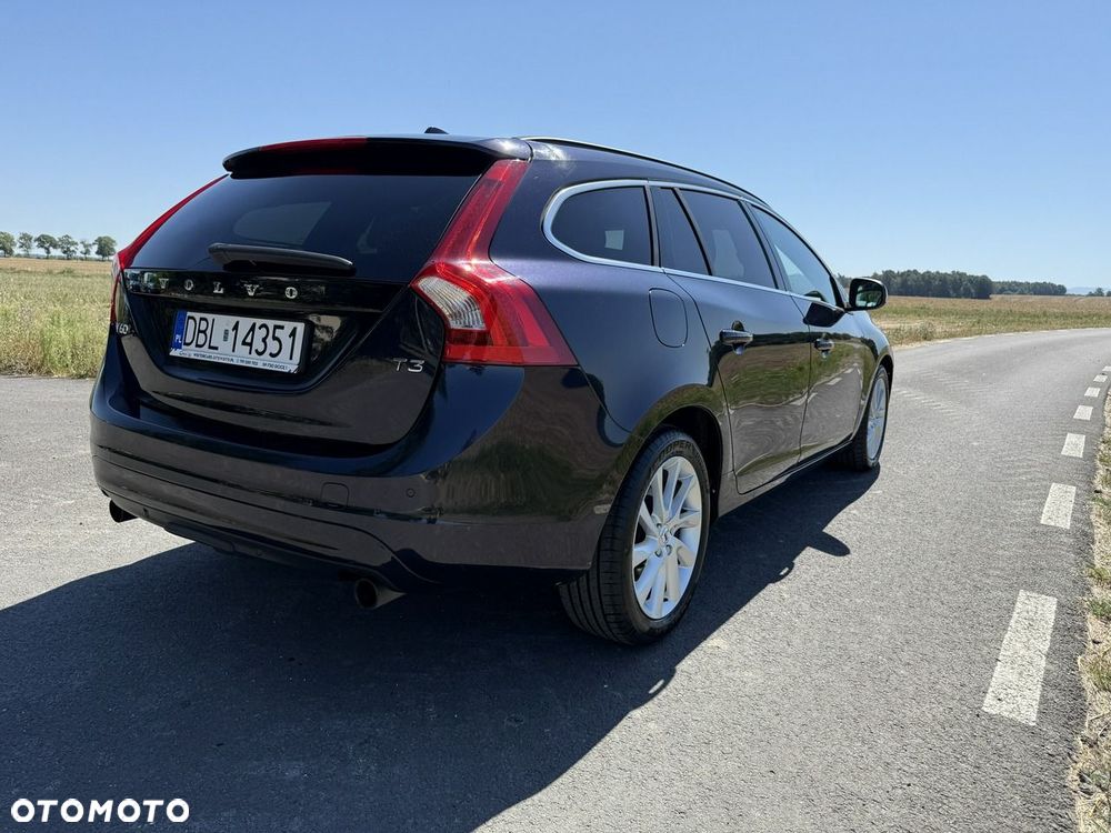 Volvo V60 T3 Geartronic Momentum - 38