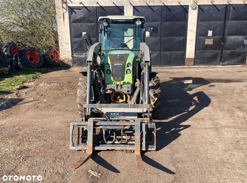 Claas Nexos 240F 4X4 - 3