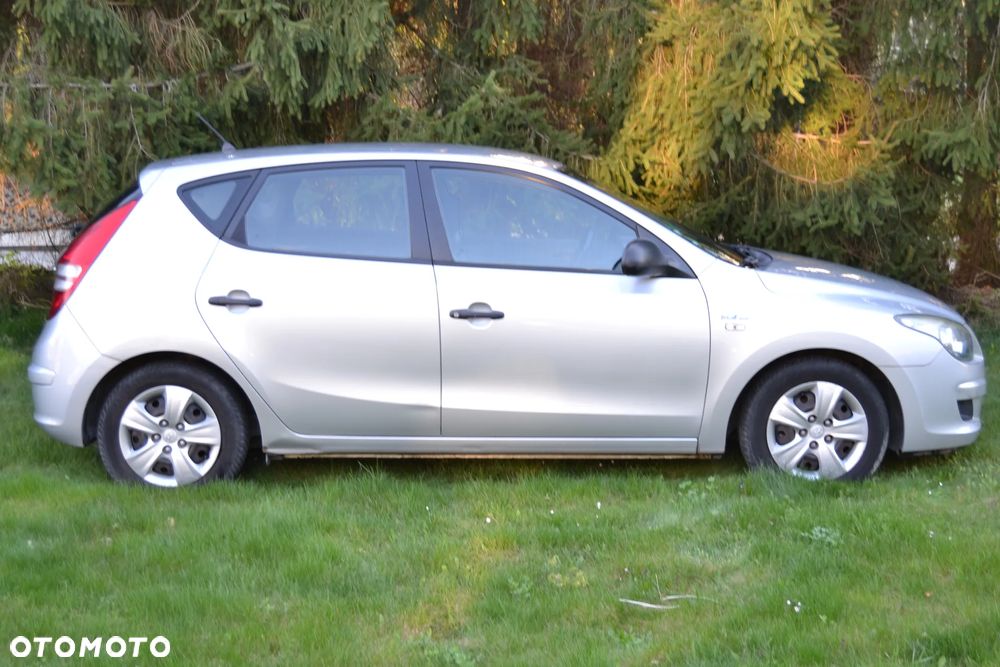 Hyundai i30 1.4 Base - 11