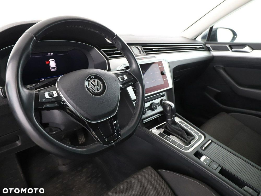 Volkswagen Passat - 14
