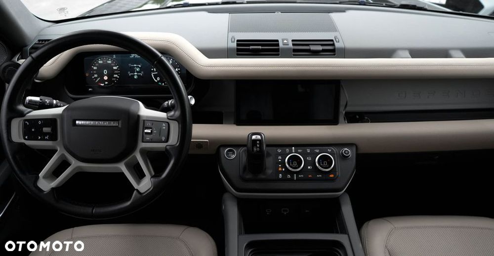 Land Rover Defender - 16