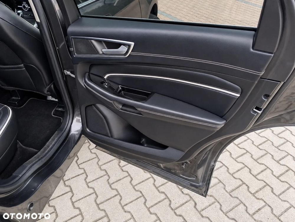 Ford Edge - 32
