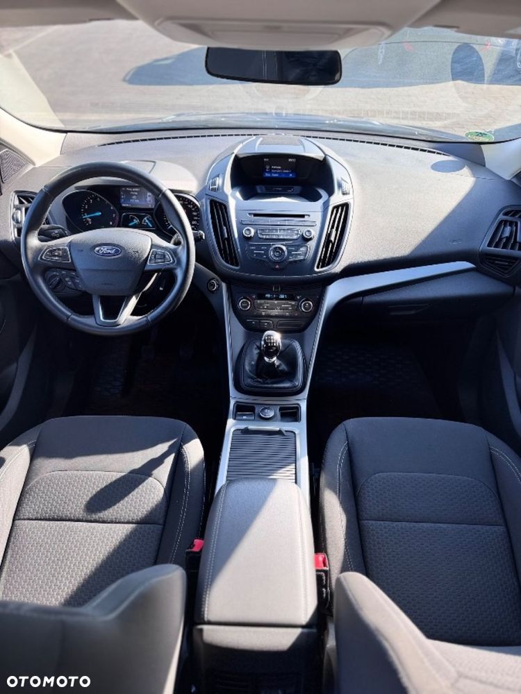 Ford Kuga - 36
