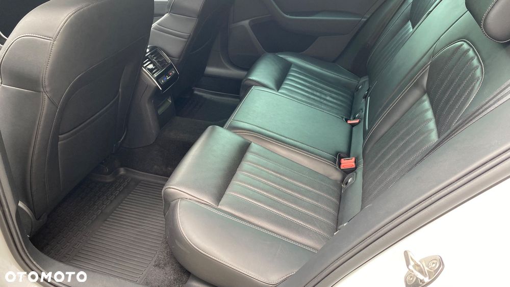 Skoda Superb 2.0 TDI SCR L&K DSG - 16