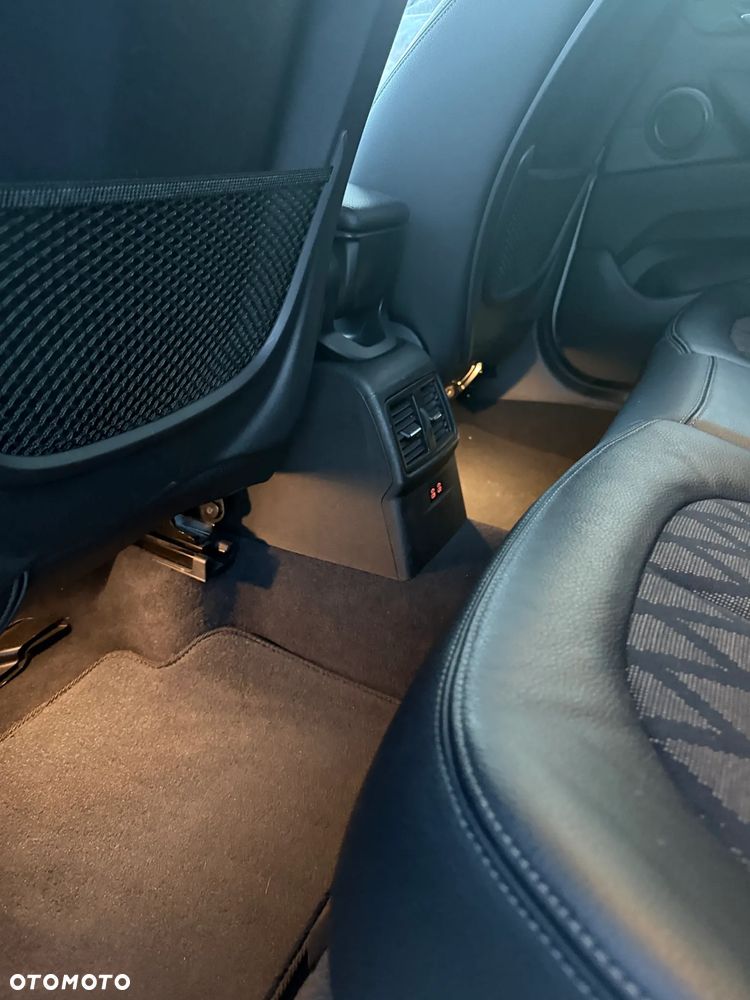 BMW X1 sDrive18i - 15