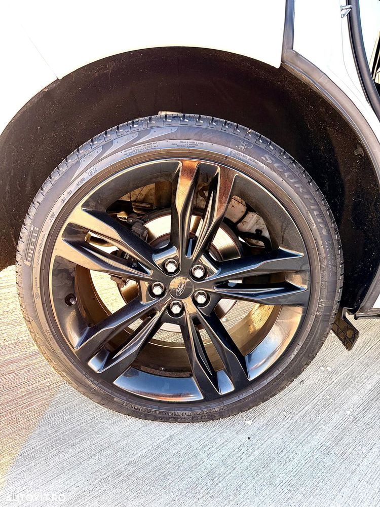 Ford Edge - 4