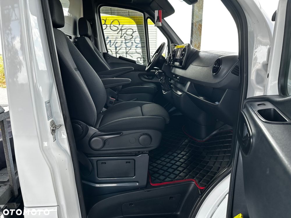 Mercedes-Benz Sprinter - 19