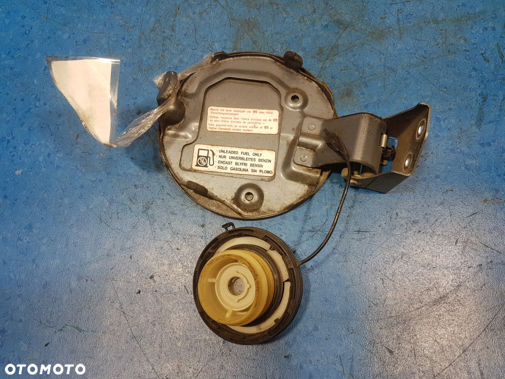 SUZUKI SWIFT IV MK6  KLAPKA WLEWU PALIWA ZY4 - 6