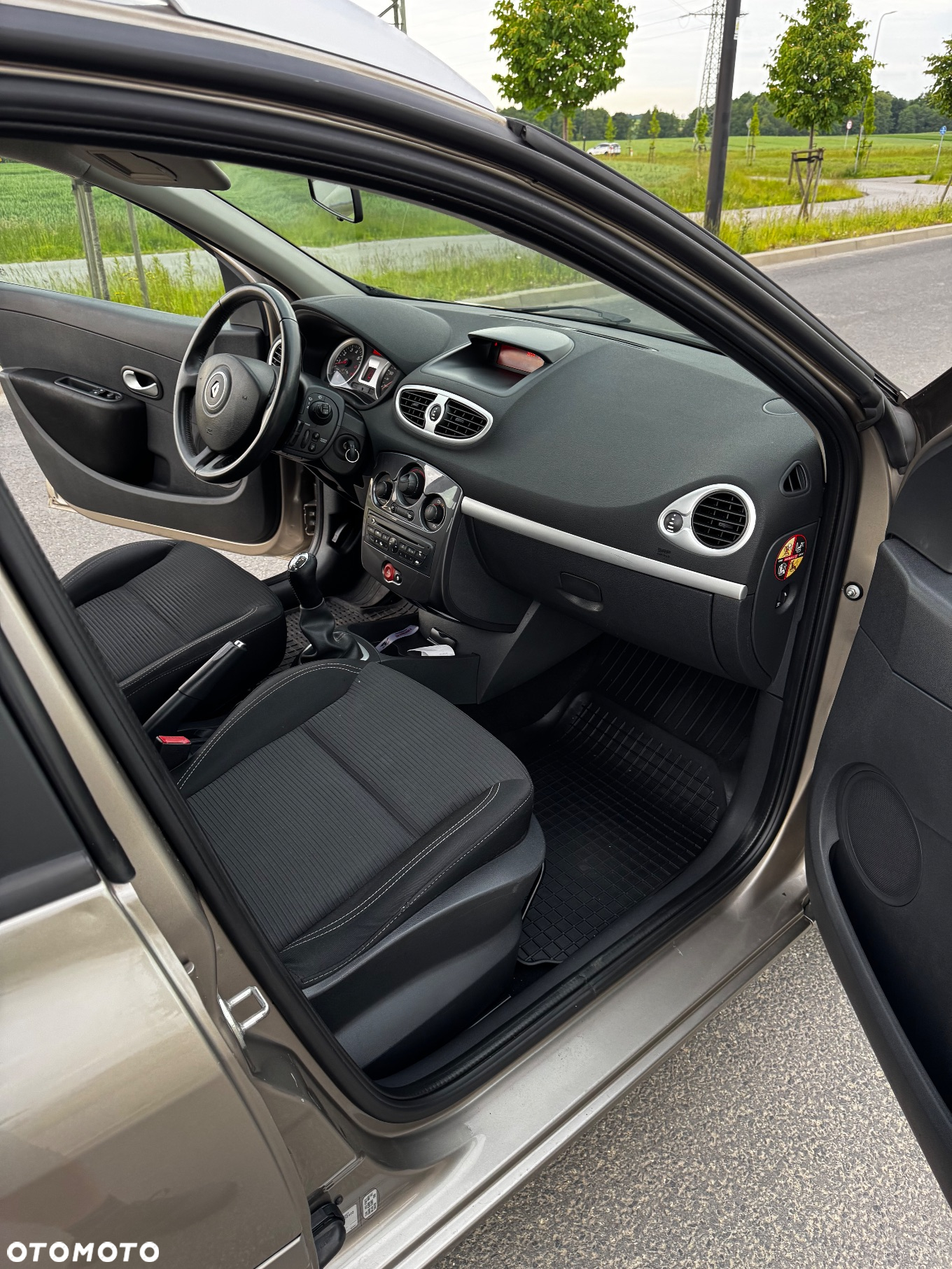 Renault Clio 1.2 16V Authentique - 12