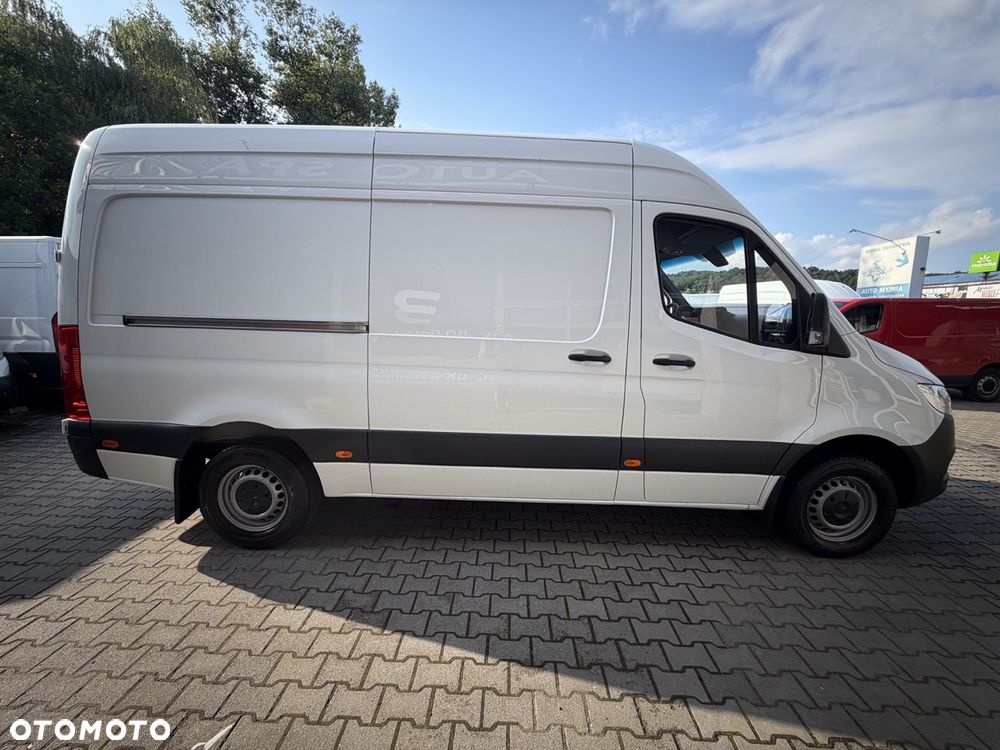 Mercedes-Benz Sprinter - 6