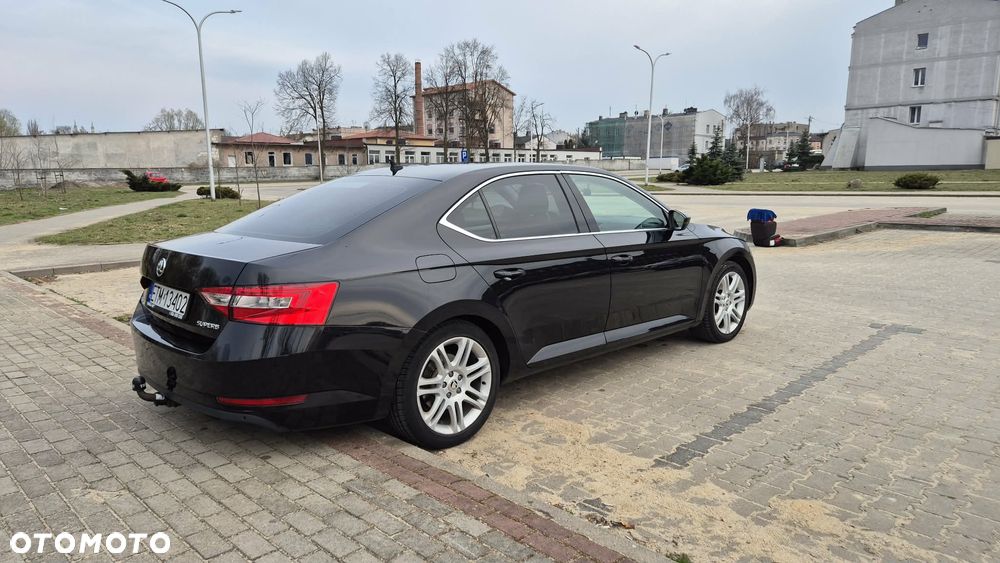 Skoda Superb 1.6 TDI GreenLine - 4