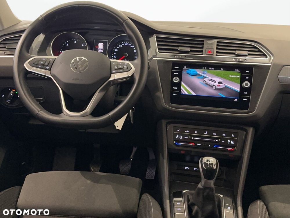 Volkswagen Tiguan - 16